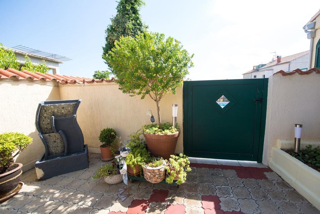 Apartments Marija Near Center Vodice Luaran gambar